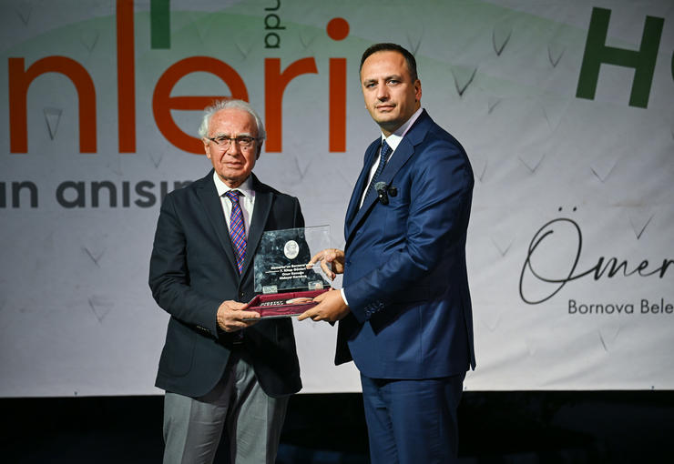 Bornova Belediyesi tarafından usta şair Attila İlhan anısına düzenlenen 7.