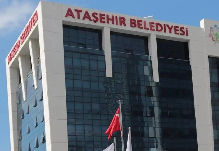 İstanbul merkezli rüşvet ve yolsuzluk soruşturması kapsamında Ataşehir Belediyesi'ne düzenlenen
