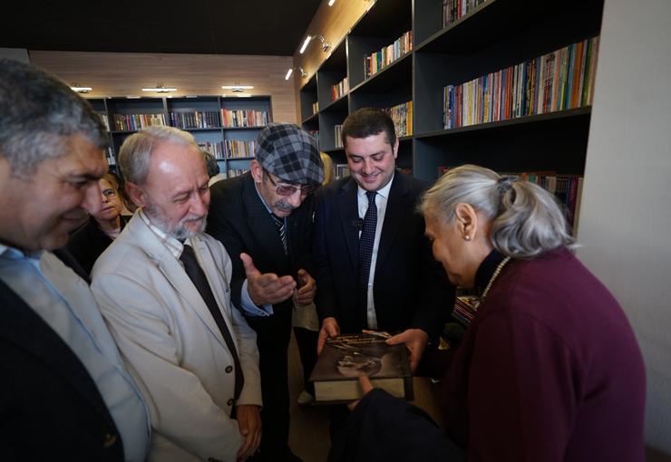 Torbalı Belediyesi bünyesinde hizmet veren kitap kafeler ve kütüphaneler, öğrencilerin