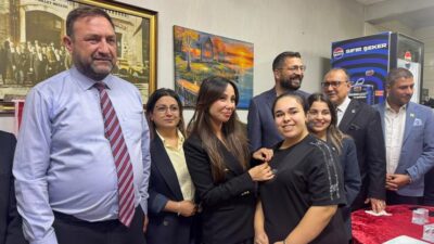 Cumhuriyet Halk Partisi’ne İzmir genelinde vatandaşların katılımı sürerken, Bayraklı’da yeni