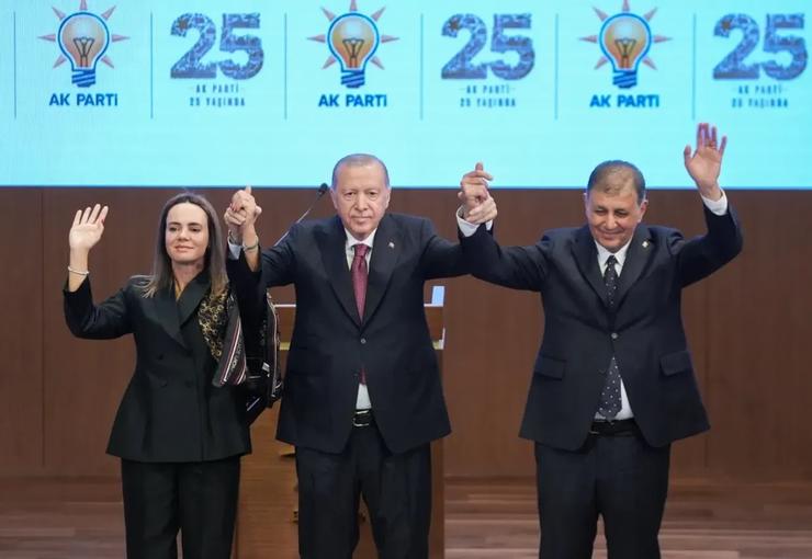Geçmişte yaptığı "Eşim beni boşar' dedi" açıklamasıyla çok konuşulan İzmir
