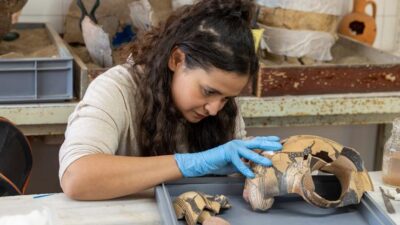 Smyrna Antik Kenti’nde yürütülen kazılar, 2 bin 700 yıl önceki