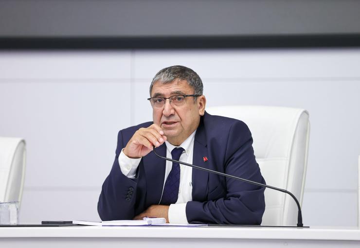 Buca Belediye Başkan Vekili Hüseyin Benzer, başkan yardımcıları ve birim