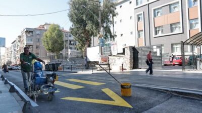 Konak Belediyesi, beş okulun birden kullandığı 156 Sokak’ta gerçekleştirdiği düzenleme