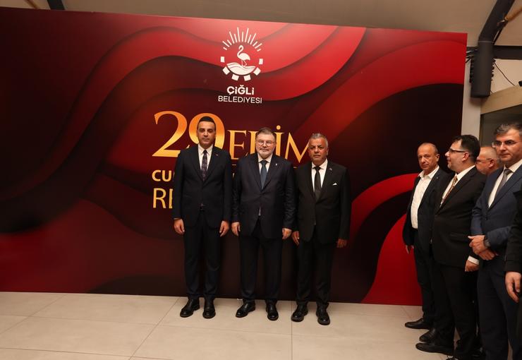 Çiğli Belediyesi tarafından 29 Ekim Cumhuriyet Bayramı’nın 103. yıl dönümü