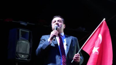 29 Ekim Cumhuriyet Bayramı dolayısıyla Torbalı’da düzenlenen korteje binlerce vatandaş