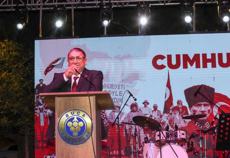 Buca’da 29 Ekim Cumhuriyet Bayramı, spor gösterileri, geleneksel kortej yürüyüşü
