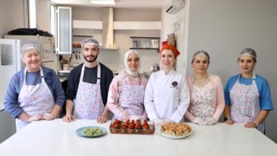 Buca Belediyesi’nin Buca Halk Eğitimi Merkezi iş birliğiyle düzenlediği aşçılık