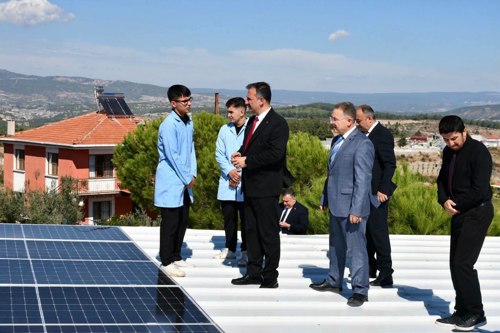 Manisa’nın Gördes ilçesinde, yenilikçi ve üreten eğitim anlayışıyla dikkat çeken