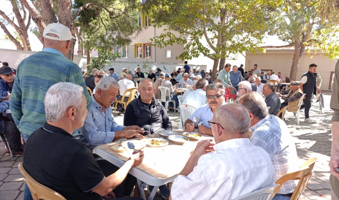 Manisa’nın Gördes İlçesi Yakaköy Mahallesi Geleneksel Köy Hayrı yoğun katılımla