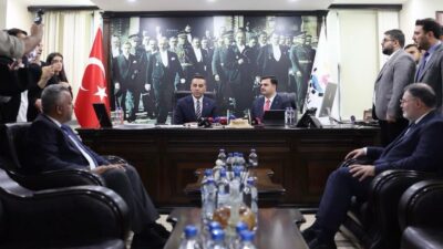 AK Parti Genel Sekreteri ve İzmir Milletvekili Eyüp Kadir İnan,