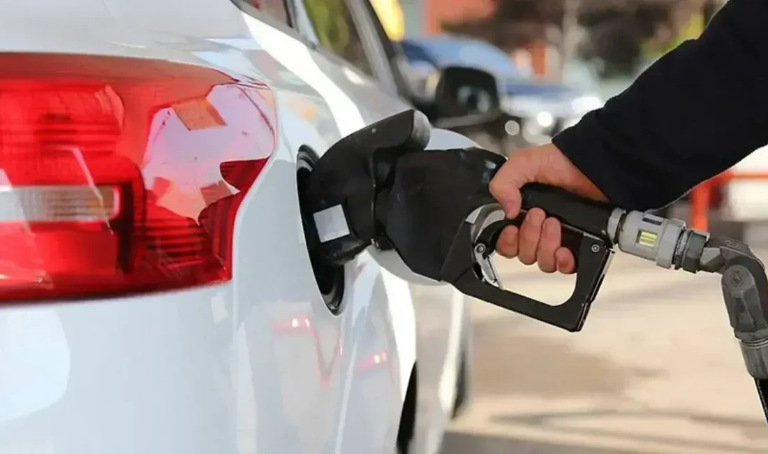 Motorine gelen yaklaşık 4,95 TL’lik indirimin ardından pompa fiyatları yeni