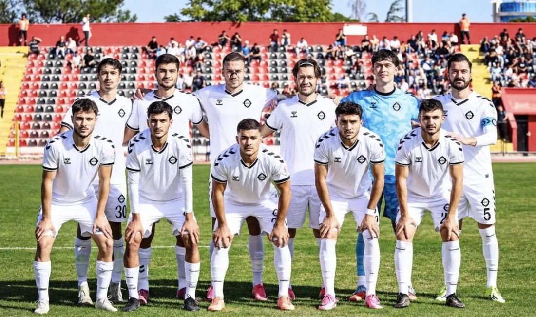 Altay, Uşakspor’u son dakikada bulduğu golle 1-0 mağlup ederken teknik