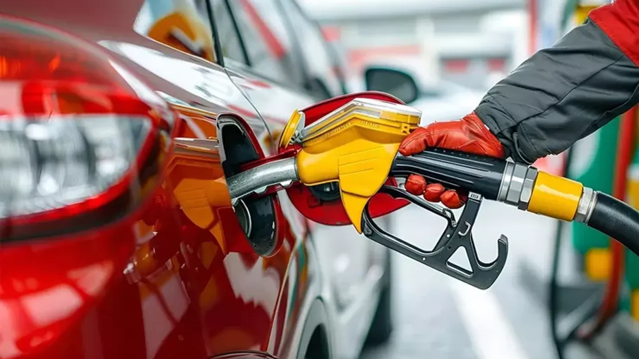 1 Kasım’dan itibaren benzine 4,15 TL, motorine 3,60 TL ÖTV