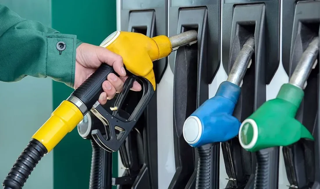 Brent petrolün varil fiyatının 104 dolara gerilemesiyle benzine bu gece