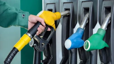 Brent petrolün varil fiyatının 104 dolara gerilemesiyle benzine bu gece