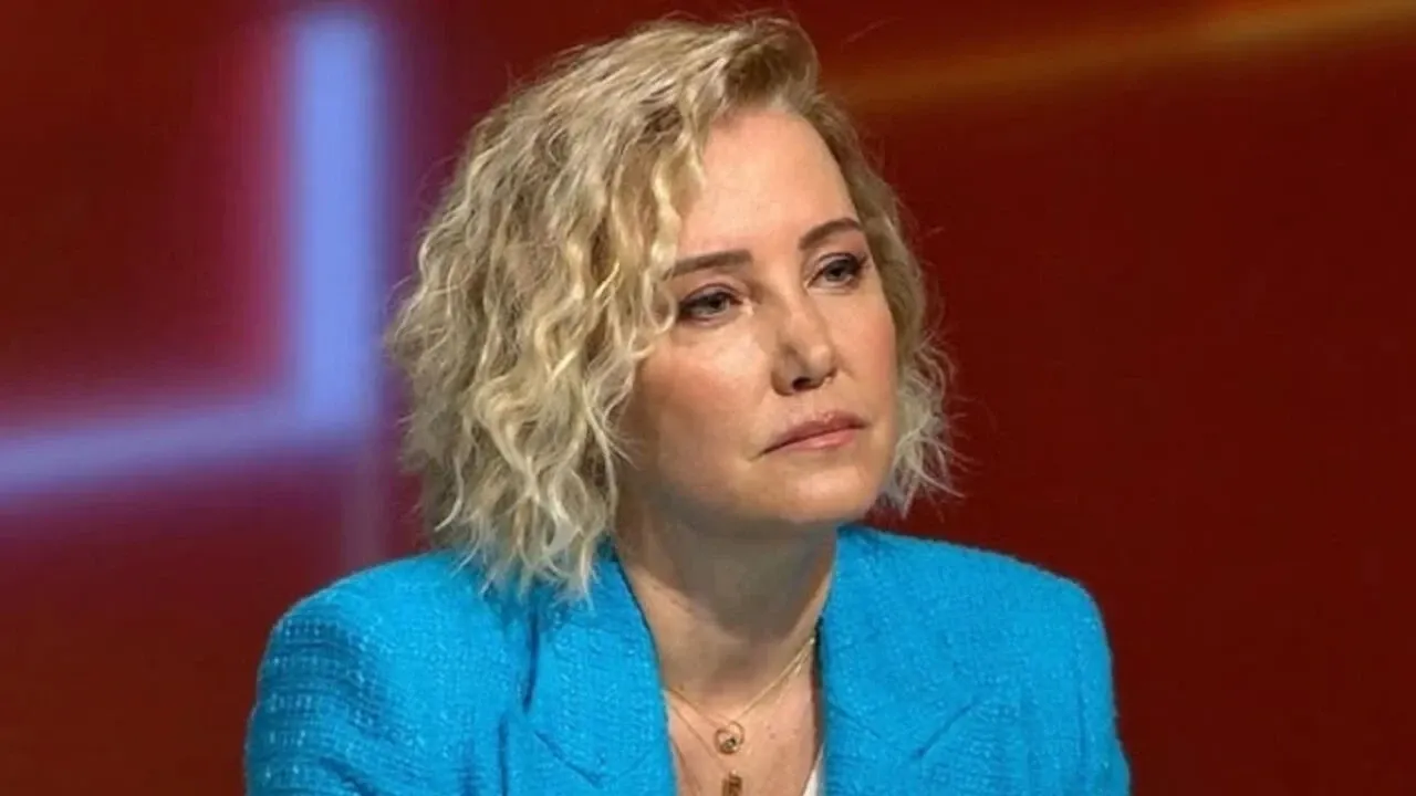 Oyuncu Berna Laçin'in, İzmir Büyükşehir Belediye Başkanı Cemil Tugay'ın AK