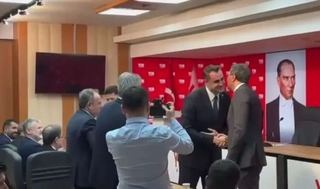 YENİ Parti İzmir İl Başkanlığı kongresinde tek aday olarak seçilen