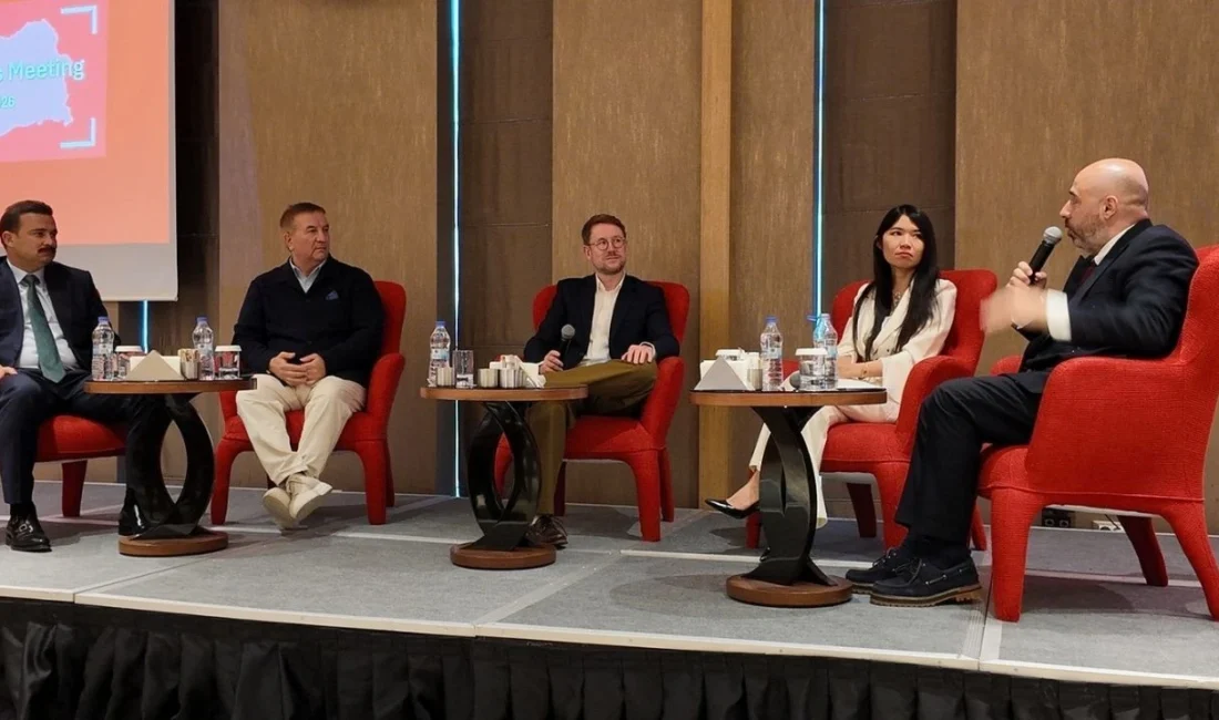 Çeşme'de düzenlenen İzmir Digital Transformation Workshop'ta Trip.com ve Tripadvisor temsilcileriyle