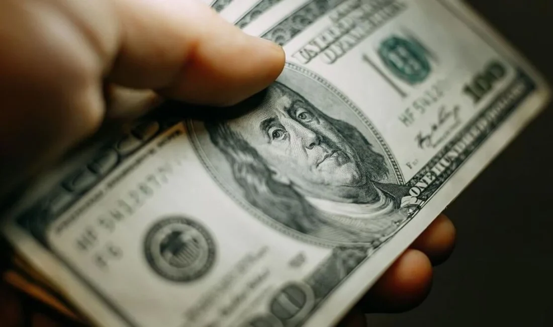 Dolar, Orta Doğu'daki çatışmalar, petrol fiyatlarındaki dalgalanma, tahvil piyasalarındaki sert
