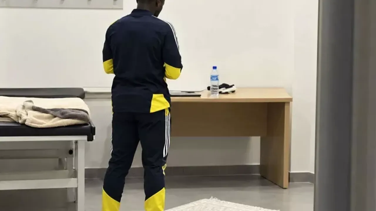 Fenerbahçe'nin Turan Tovuz'u 2-0 yendiği maçta gol atan N'Golo Kante,