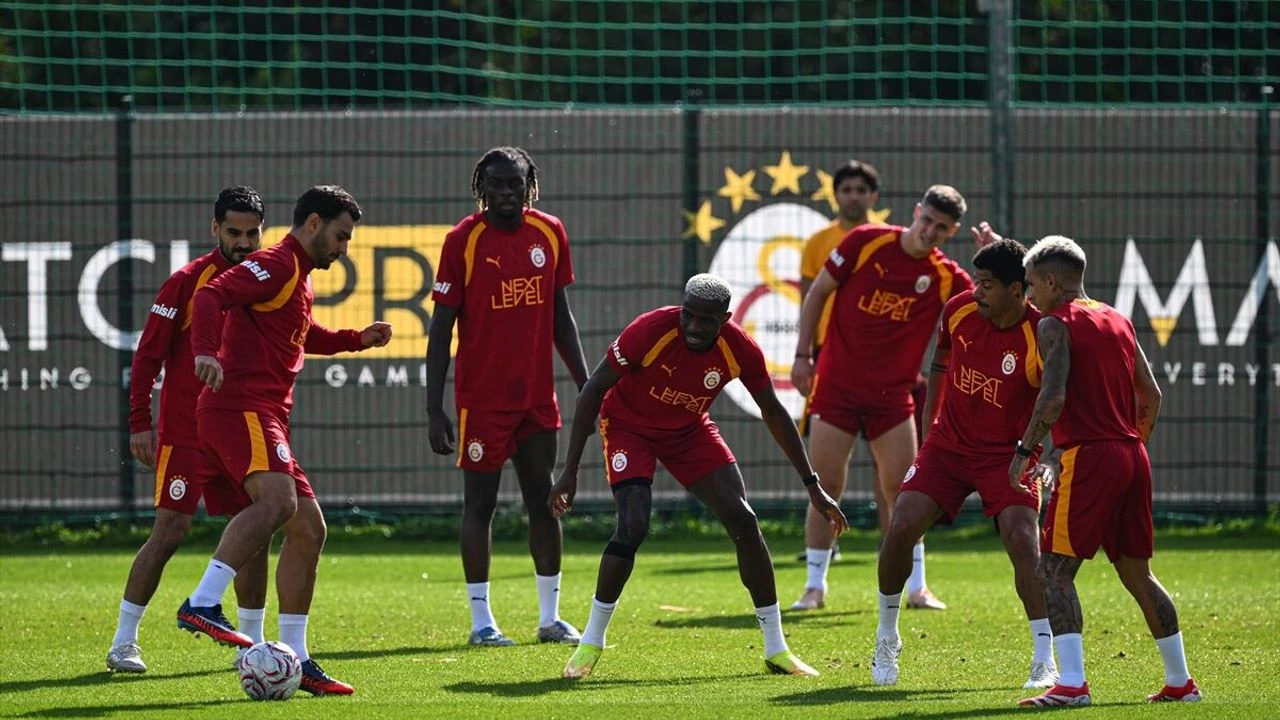 Galatasaray'ın Şampiyonlar Ligi'nde Barcelona'yı ağırlayacağı kritik karşılaşma öncesinde İspanyol basınından