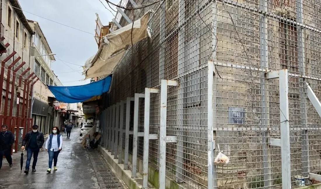 Kemeraltı’ndaki Hamdi Dalan Sabun Fabrikası restorasyonu sürerken 863 ve 864