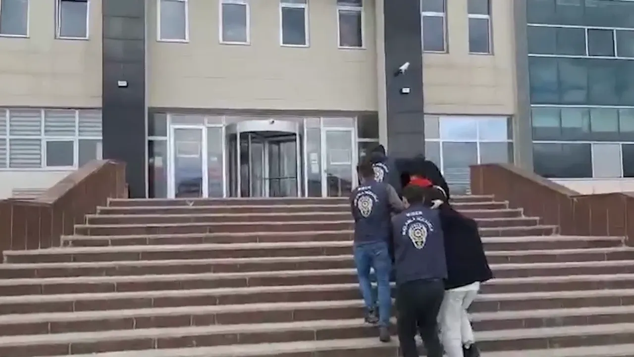 İzmir dahil 61 ilde düzenlenen siber suç operasyonlarında 547 şüpheli