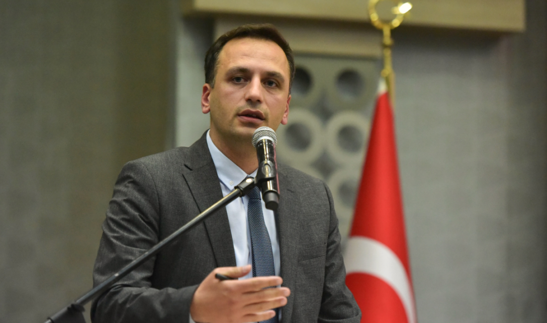 YENİ Parti İzmir 1. Olağan İl Kongresi'nde konuşan Bornova Belediye