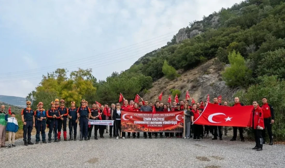 İzmir’de Cumhuriyet’in 103. kuruluş yıl dönümü dolayısıyla Homeros Vadisi’nde düzenlenen
