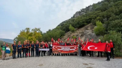 İzmir’de Cumhuriyet’in 103. kuruluş yıl dönümü dolayısıyla Homeros Vadisi’nde düzenlenen