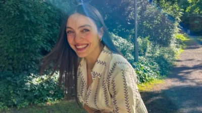 Aralık ayında ilk bebeğini kucağına almaya hazırlanan oyuncu Merve Dizdar,