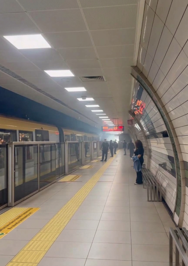 İstanbul’da M5 Üsküdar-Sultanbeyli metro hattının Ihlamurkuyu İstasyonu’nda bu sabah elektrik
