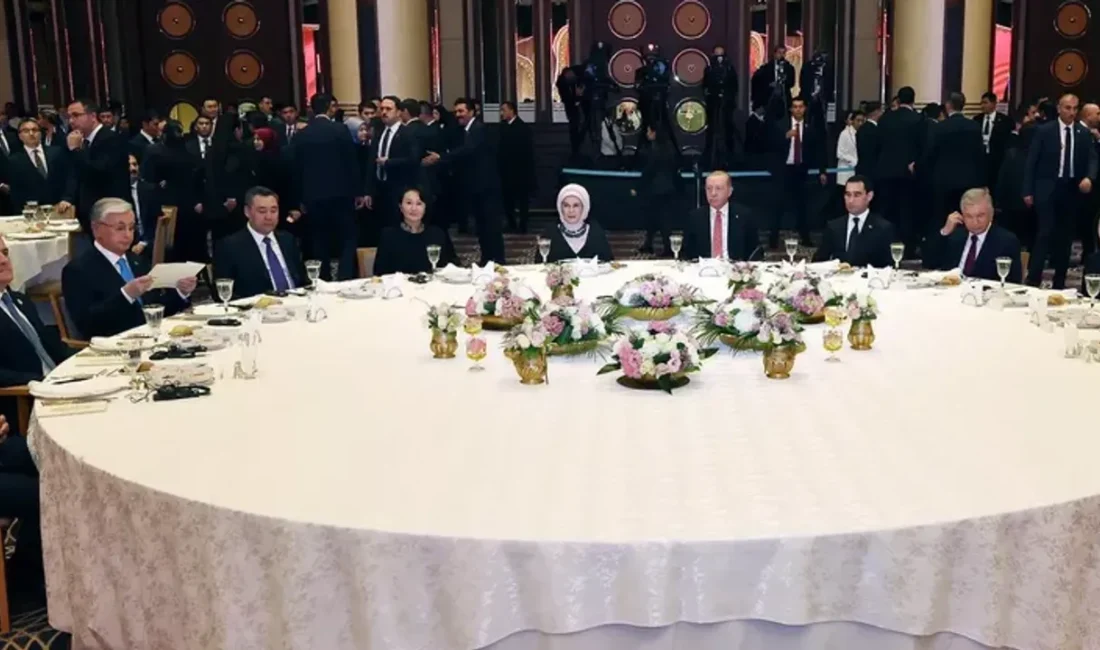 Emine Erdoğan, TDT 13'üncü Zirvesi kapsamında düzenlenen resmi akşam yemeğinin